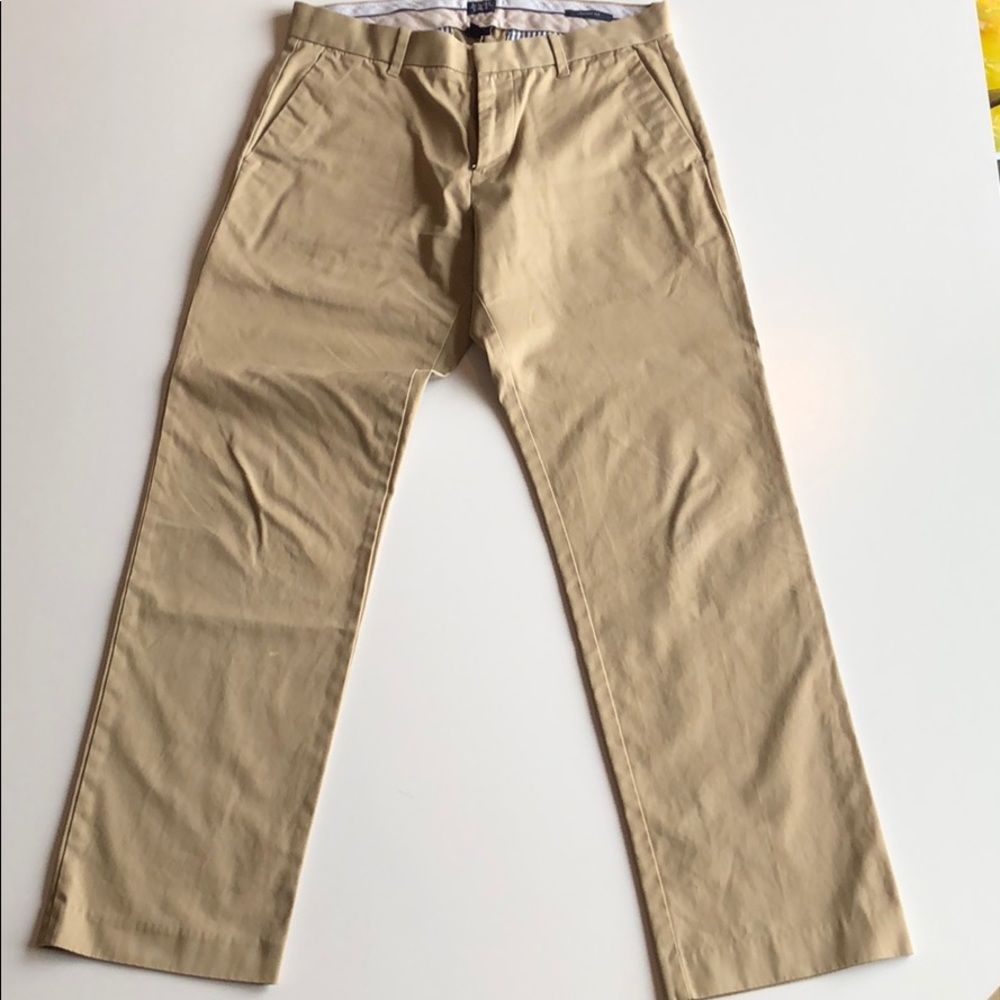 Gap Khakis. Tailored Straight Fit. 30/30.